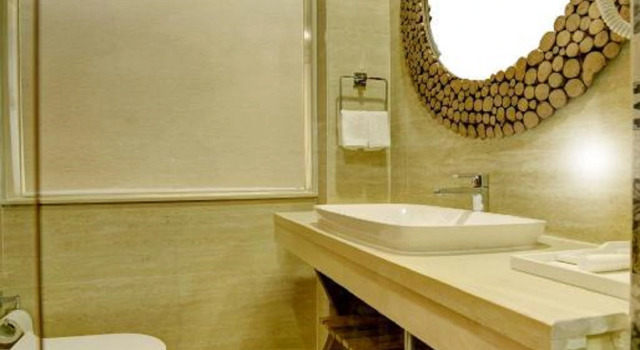 Номер Executive Yog Wellness Resort & Spa By Amritara