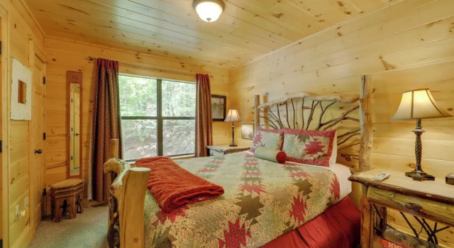 Book Now for Polar Express: Bryson City Cabin, Забронировать Дом для отпуска Отели Great Smoky Mountains National Park с парковкой, Парковка