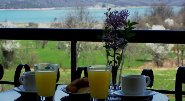 Pezoula Hotel