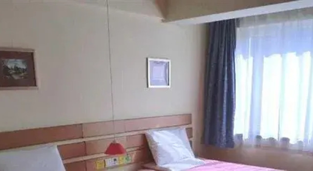 Home Inn Dandong Street, Buchen Sie Hotel Zhenxing Dandong