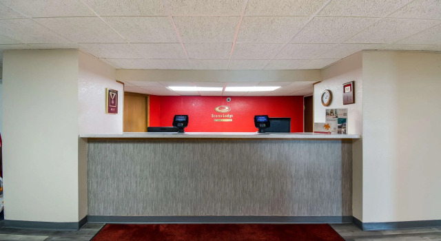 Econo Lodge Duluth near Miller Hill Mall, Varaa Hotelli Hotellit Minnesota pysäköinnillä, Pysäköinti