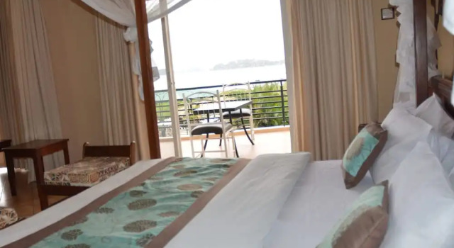 Ryan's Bay Hotel