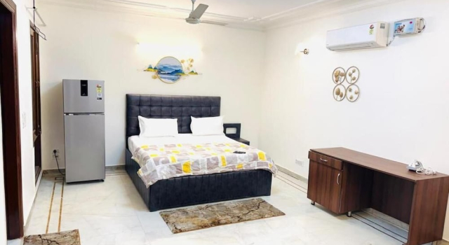 Fortune Home Service Apartment, Studio E-30, Забронировать Апартаменты/квартира Отели Нью-Дели с парковкой, Парковка
