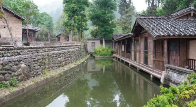 Qujia Courtyard Guesthouse, Prenota Hotel Hanzhong Shaanxi