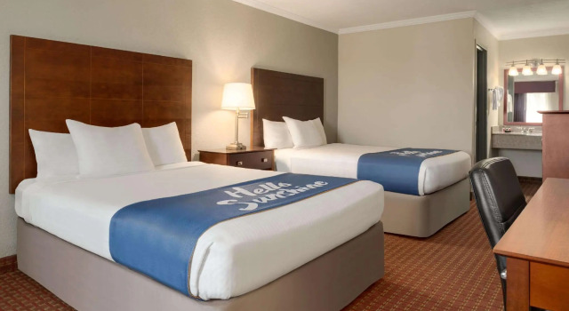 Четырёхместный номер Standard Days Inn by Wyndham Whitmore Lake Near Ann Arbor And Brighton