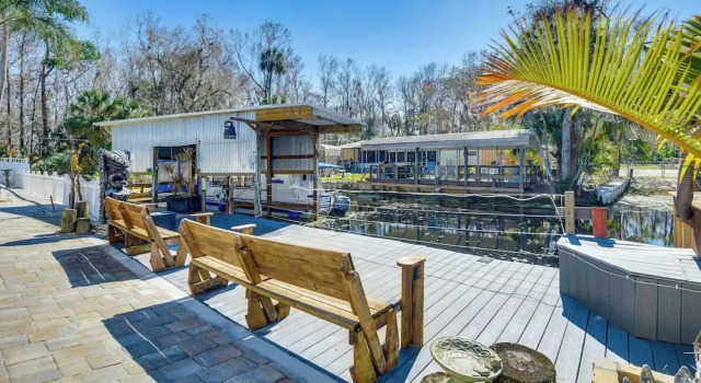 Коттедж < 1 Mi to Boat Ramp: Canal-front Retreat in Astor!
