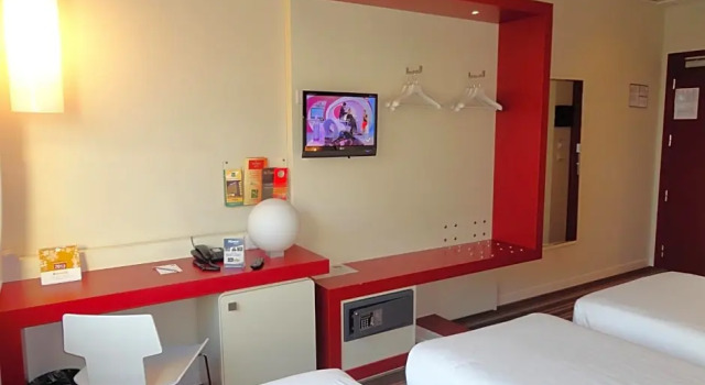 Номер Comfort MICHELINO 75 by the Sydney Hotel