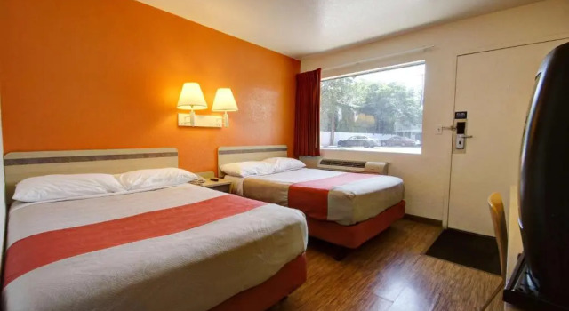 Четырёхместный номер Standard Park Inn by Radisson, Salt Lake City Downtown
