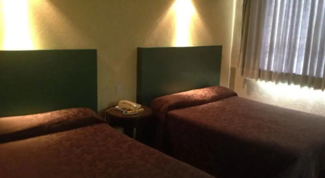 Motel La Fortuna, Rezerwuj Motel Hotele 3-gwiazdkowe w Fresnillo, 3*
