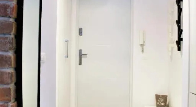 Cooee Apartments - Comfy with great city view, Забронировать Апартаменты/квартира Отели Варшавы с парковкой, рядом с Конференц-центр Рондо Один, Парковка