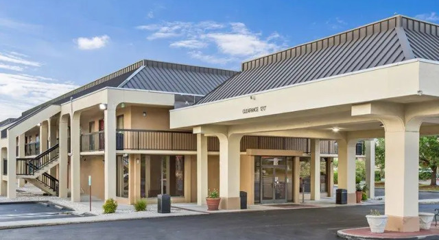 Кровать в общем номере Red Roof Inn Wilmington NC