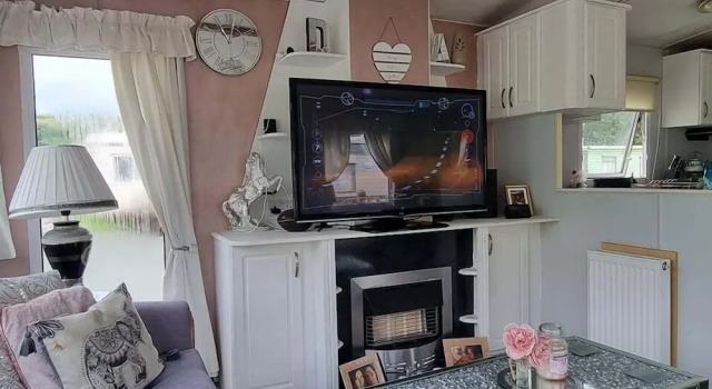 Lovely 3-bed Caravan in Foel, Welshpool