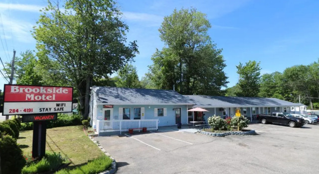 Brookside Inn & Cottages, Varaa Hotelli Hotellit New England uima-altaalla, Uima-allas
