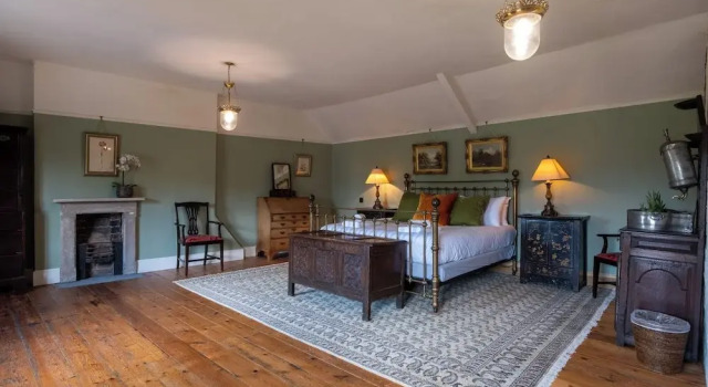 Stunning 4BD Home in Worcestershire, Забронировать Дом для отпуска Виллы Вустершир, Вилла