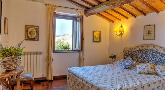 Villa Poggiente 15 2, Book Villa Villaer i Todi, Villa