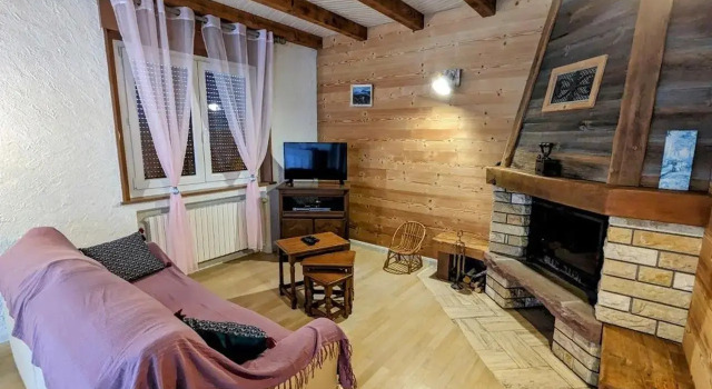 Maison spacieuse près de Gérardmer - 4 pers, ski, randos, lac, bébé ok - FR-1-589-374, Забронировать Отель Отели Ванье с парковкой, Парковка
