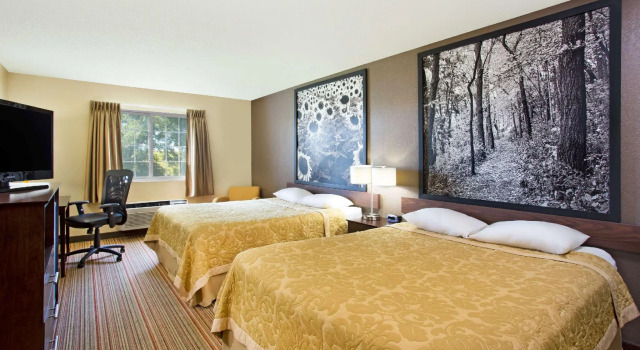 Четырёхместный номер Standard Super 8 by Wyndham New Hampton