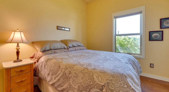 West Richland Home w/ Vineyard & Mountain Views!, Buchen Sie Ferienhaus Richland 