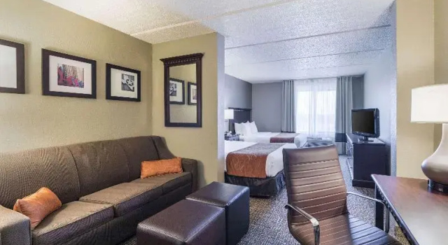 Номер Standard Comfort Suites Austin Airport
