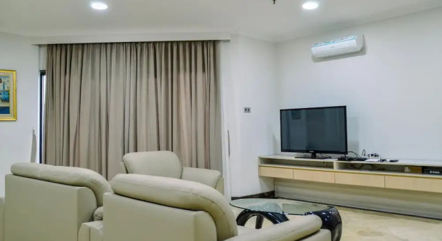 Fully Furnished with Spacious Design 3BR Penthouse Kondominium Golf Karawaci Apartment