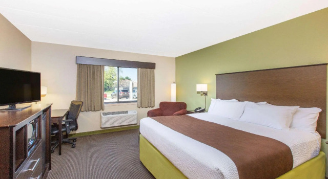 Двухместный номер Standard AmericInn by Wyndham Okoboji