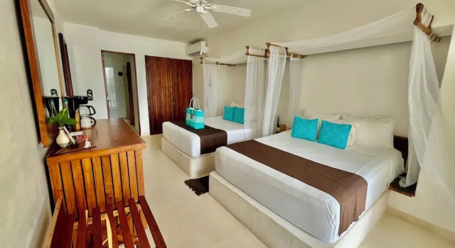 Четырёхместный номер Standard рядом с пляжем Hotel Cabañas Tulum Beach Hotel & Spa