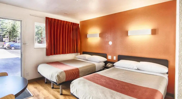 Четырёхместный номер Standard Motel 6-Mammoth Lakes, CA