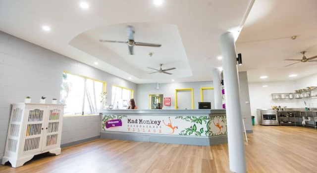 Mad Monkey Village, Забронировать Отель Кэрнс Cairns and Northern Beaches, рядом с The Center of Contemporary Arts