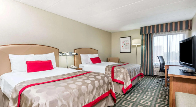 Четырёхместный номер Standard Ramada by Wyndham Xenia