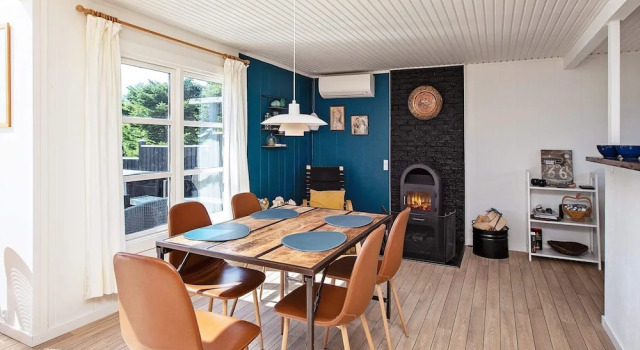 Charming Holiday Home in Falster Near Sea, Prenota Hotel Hotel business a Falster, 4* 5*