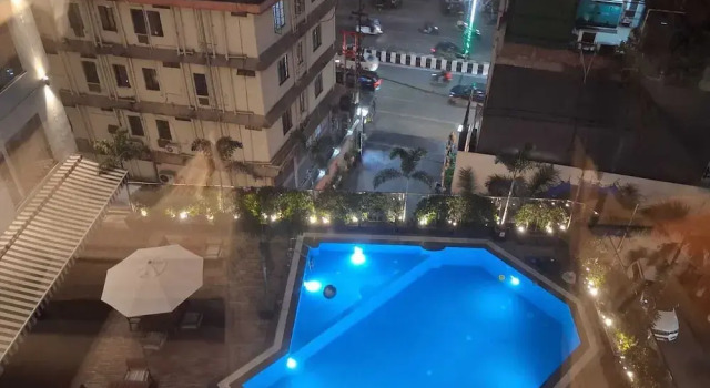 Suite Executive con vista sulla piscina ARISTA BY AMBITION
