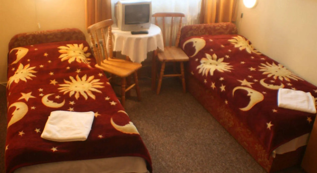 Hotel Daisy Budget