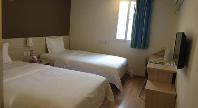 Двухместный номер Business 7 Days Inn Chongqing Shapingba Pedestrian Street High-speed Railway Station