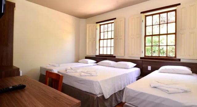 Четырёхместный номер Standard Mirante Hotel