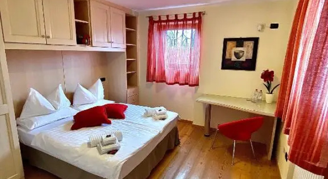 Appartamento Le Colonne - Relais Villa Quercia, Забронировать Отель Трес Val di Non