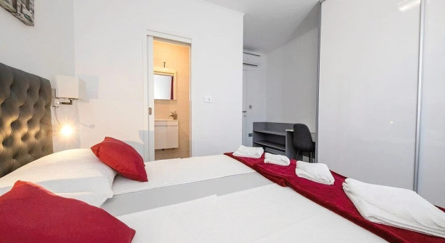 Apartments Lidija, Varaa Huoneisto Hotellit Kvarner Islands uima-altaalla, Uima-allas
