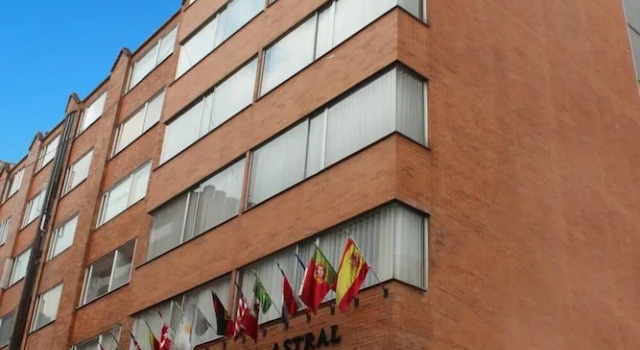 Hotel Bogota Astral, Book Hotel Hoteller i Bogotá med parkering, nær Casa E Theatre, Parkering
