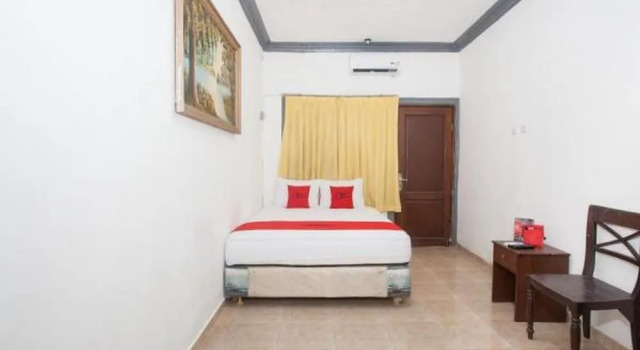 RedDoorz near Ciputra World 2 Surabaya, Book Guesthouse Guest Houses in East Java, Guesthouse