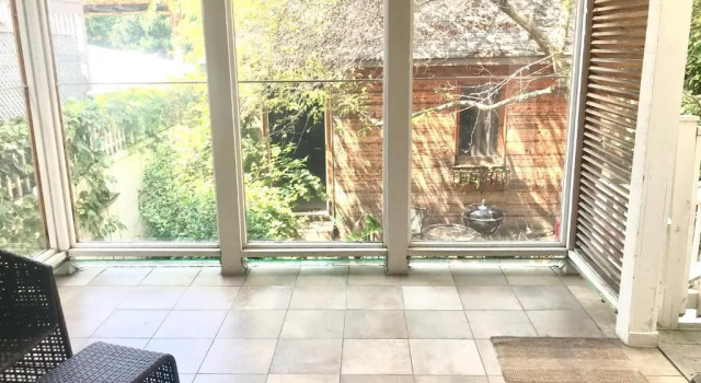 Коттедж Old Town-Gold Coast Huge 5 br Home/ Free Parking/ Breakfast/ Pets OK/ Back Yard/ Walk Everywhere