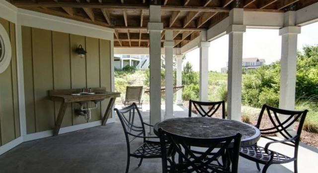 Windsong - 5 Br Home, Buchen Sie Ferienhaus Hotels in Supply mit Pool, Schwimmbad