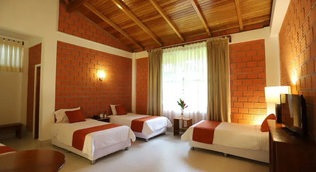 Четырёхместный номер Standard Altavista Casahotel