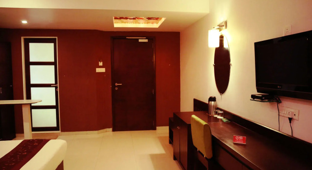 Treebo Trend Bhairavee Exclusive Residency, Забронировать Отель Отели Aundh с парковкой, Парковка