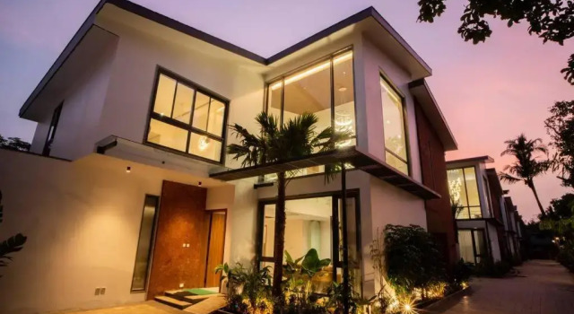 Cloud7 Waves Luxury 4 BHK Villa by Elivaas, Book Villa Hotels in Goa with a Pool, Swimming Pool
