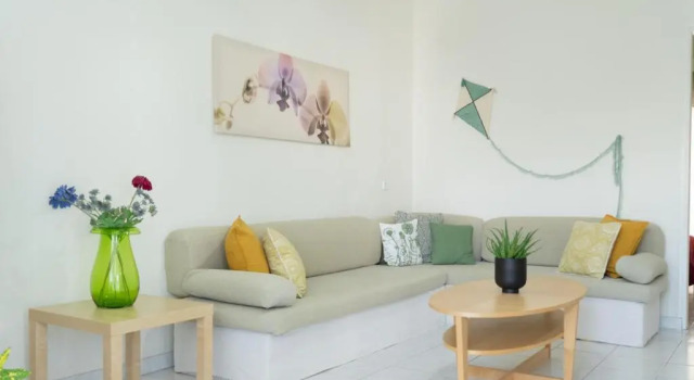 Апартаменты Melanthi Apartment
