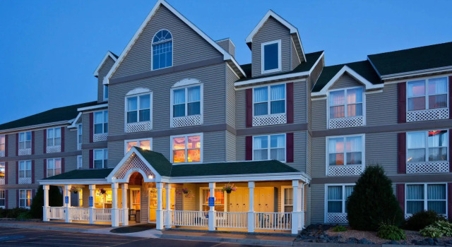 Best Western Plus Spirit Mountain Duluth, Varaa Hotelli Hotellit Minnesota pysäköinnillä, Pysäköinti