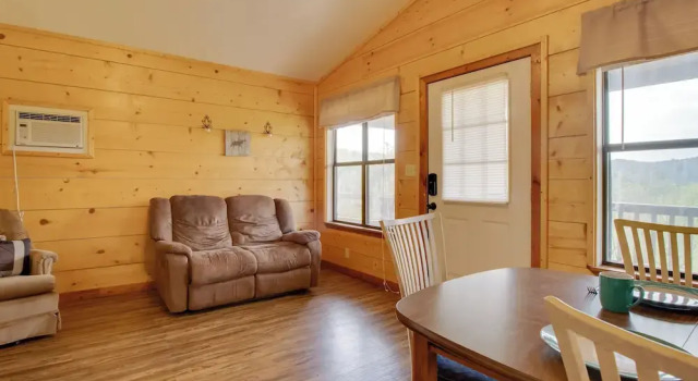Close to River & Hiking: Cabin in Mountain View, Varaa Lomakoti Mountain View 