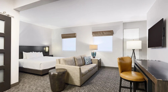 Двухместный полулюкс The Elmore Hotel, DFW Southlake, a Tribute Portfolio Hotel