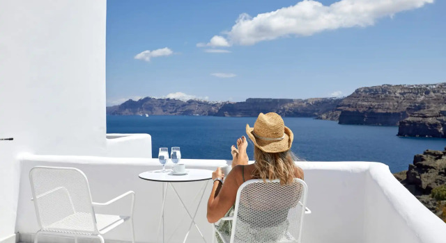 Номер Standard с балконом и с видом на горы Santorini View