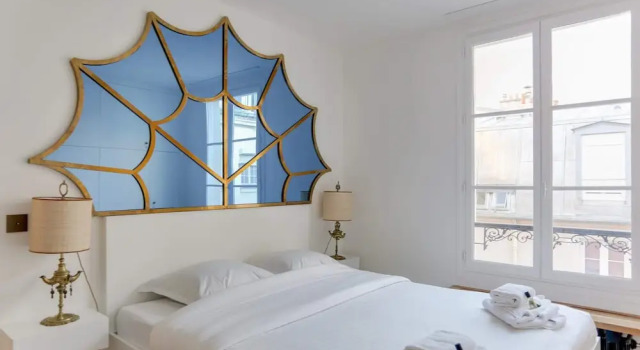 Stylish, and Spacious Apartment - Champs-elysées, Забронировать Апартаменты/квартира Париж Иль-де-Франс, рядом с Вокзал Сен-Лазар