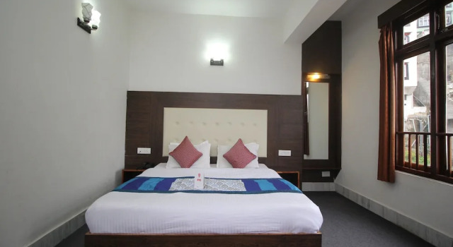 OYO 7620 Hotel Yukim Residency